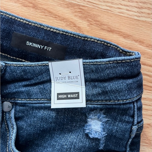 NEW! Judy Blue Hi-Waisted Tummy Control Skinny Fit Jeans - Picture 2 of 5